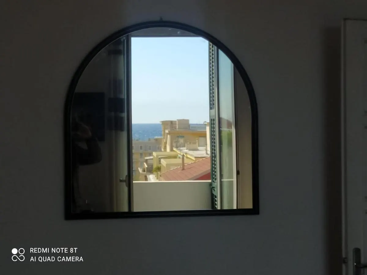 Alishome City Centre-Beach-Ariston-Casino Sanremo 0*,  Italy